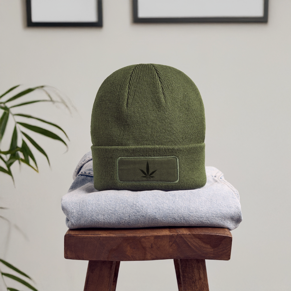 Leaf Patch Beanie - olive