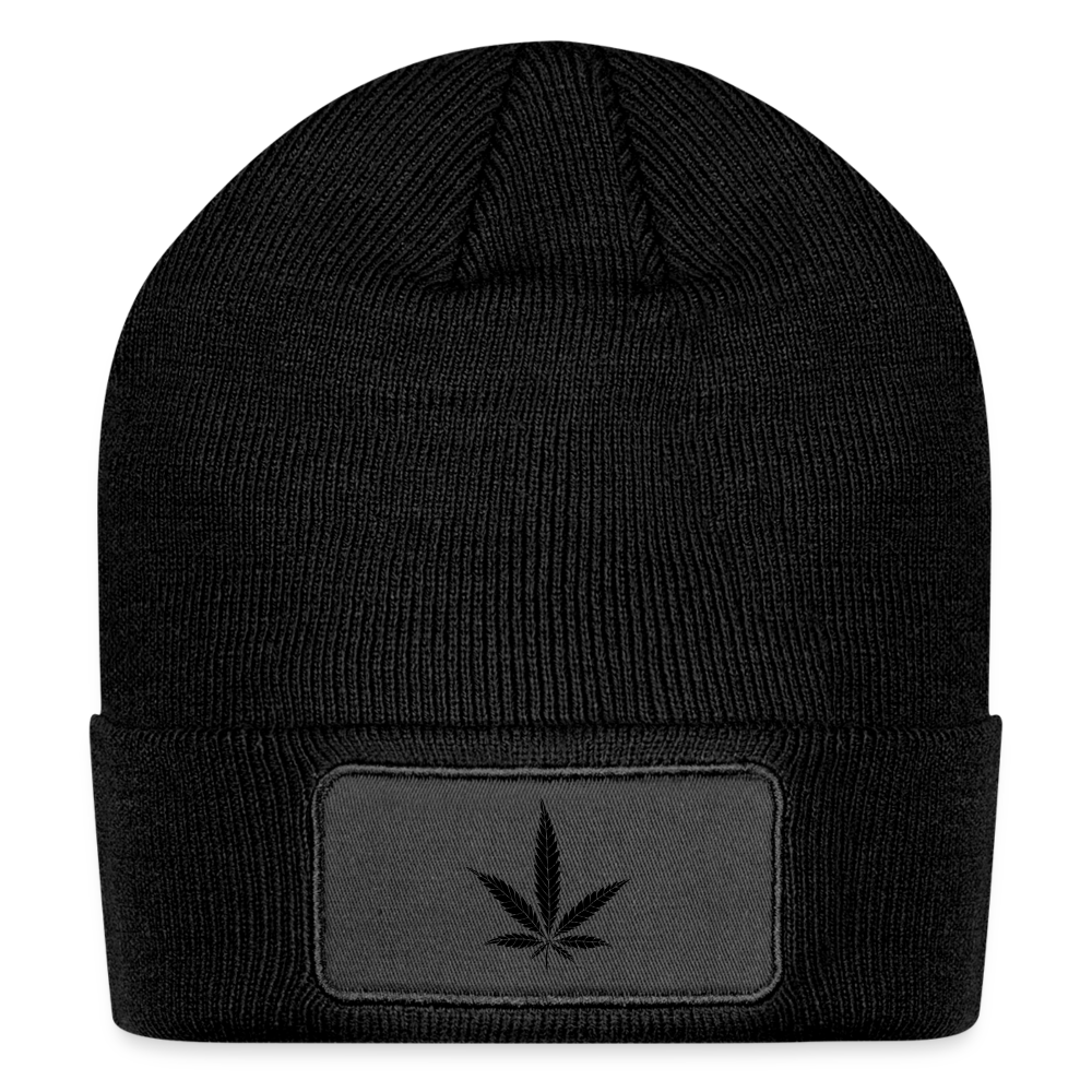 Leaf Patch Beanie - black